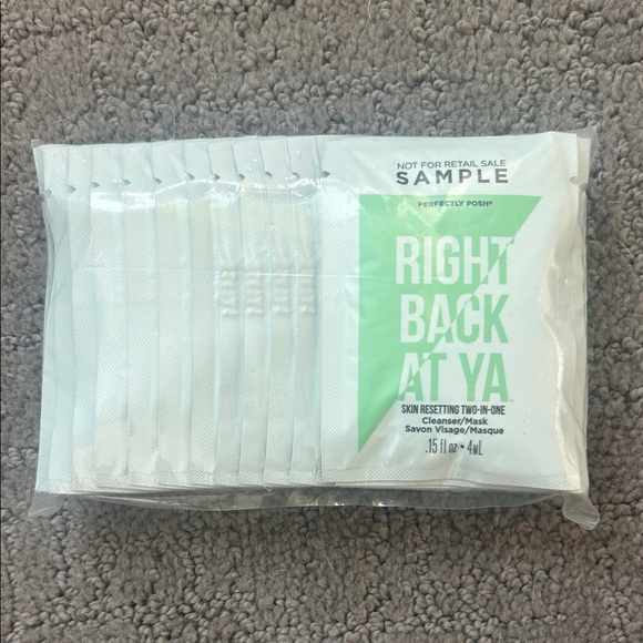 Perfectly Posh Right Back At Ya Cleanser and Mask - Sample Pack of 20 - Picture 1 of 4